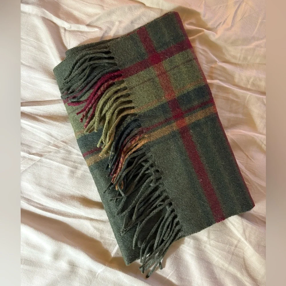 Scarf 🧣 - Picture 1 of 5